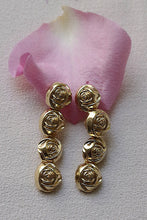 Load image into Gallery viewer, Roses Earring - Gold