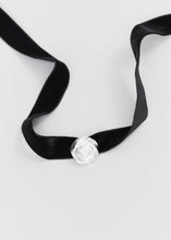 Load image into Gallery viewer, Rose Choker Necklace - Silver