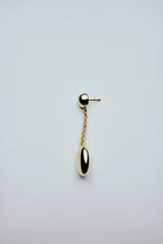 Load image into Gallery viewer, Reflection Long Earrings - Gold Plated
