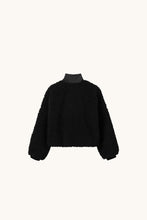 Load image into Gallery viewer, Varmahlid Shearling Zip Neck
