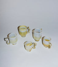 Load image into Gallery viewer, Bellucci Cup Big - White/Gold
