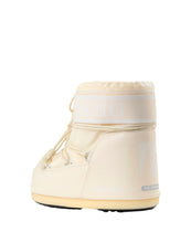 Load image into Gallery viewer, Moon Boots Classic Low off white
