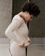 Load image into Gallery viewer, Omato Longsleeve Mom Sand
