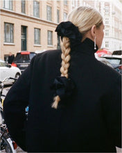 Load image into Gallery viewer, DM Scrunchie - Black
