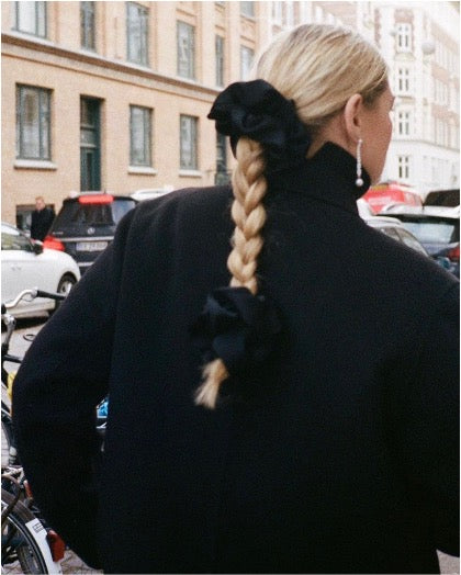 DM Scrunchie - Black